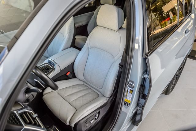 Used 2023 BMW X7 xDrive40i w/ M Sport Package image 42