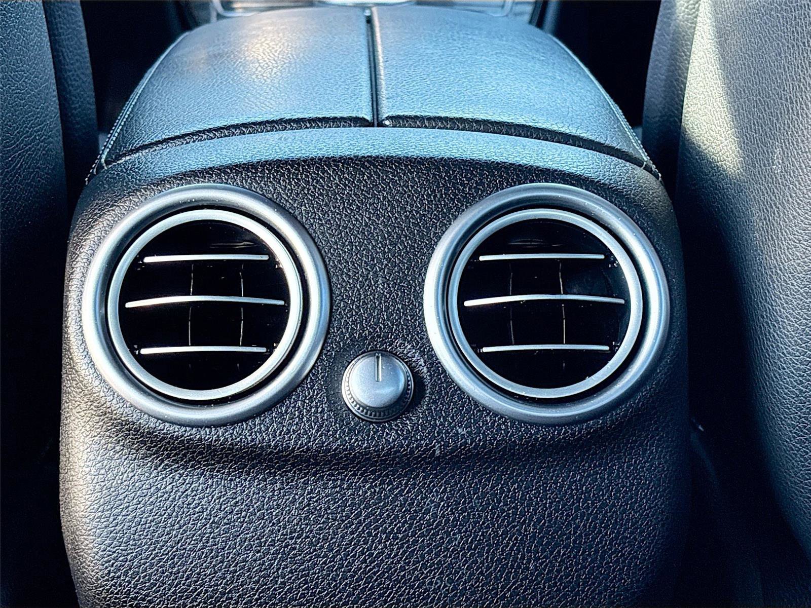 Used 2018 Mercedes-Benz C 300 Sedan image 26