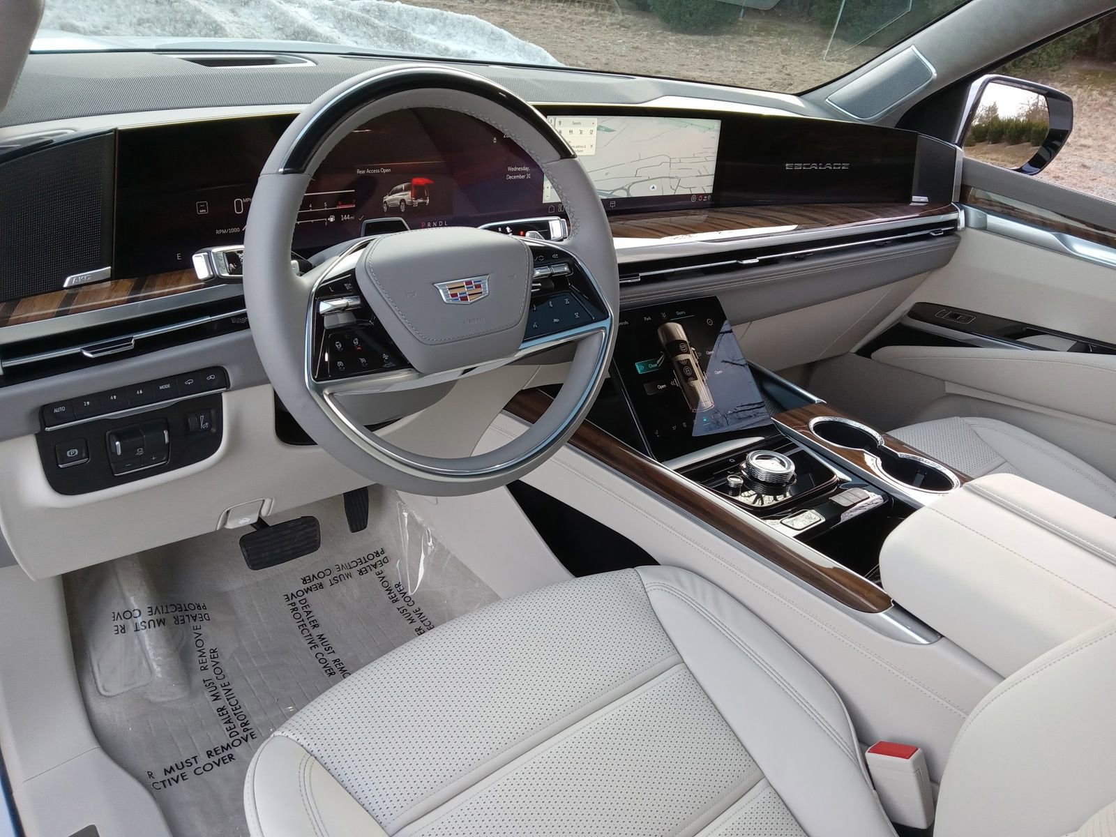 Used 2026 Cadillac Escalade Platinum Sport w/ LPO, ONYX Package image 12