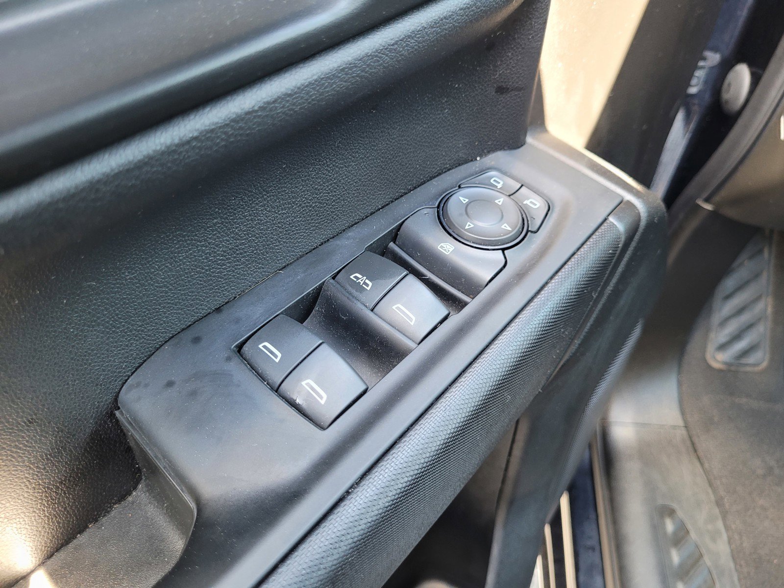 Used 2023 Chevrolet Silverado 1500 Custom w/ LPO, Dark Essentials Package image 26