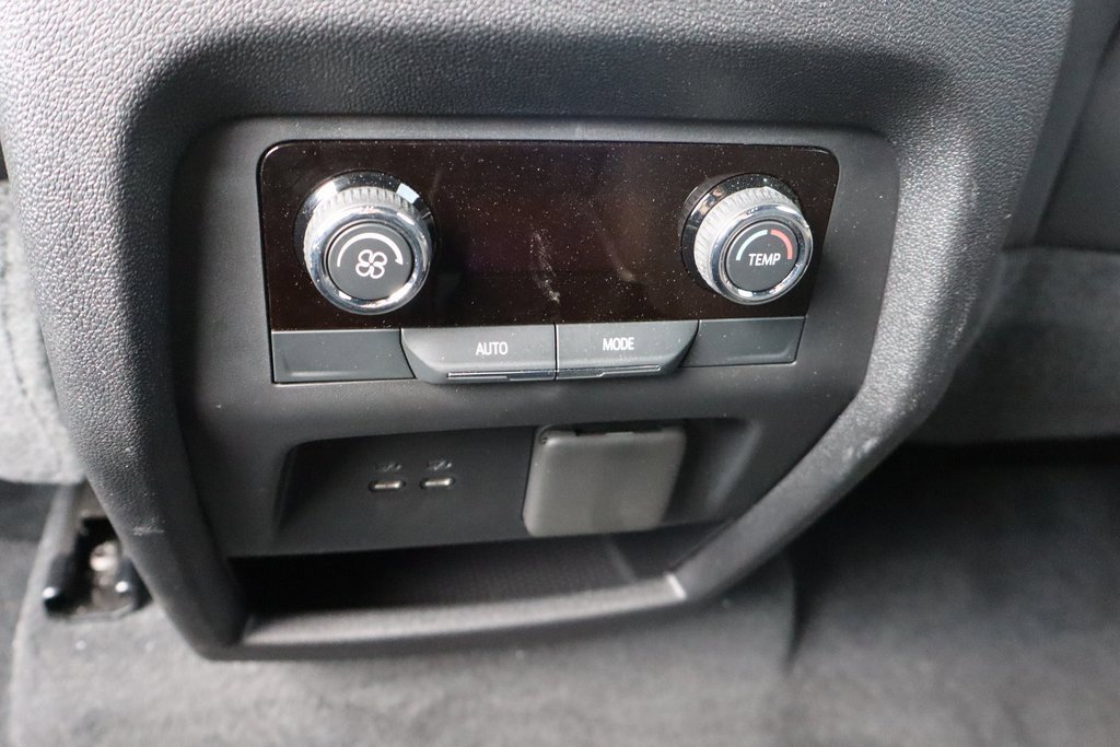 Used 2024 Chevrolet Traverse Z71 image 22