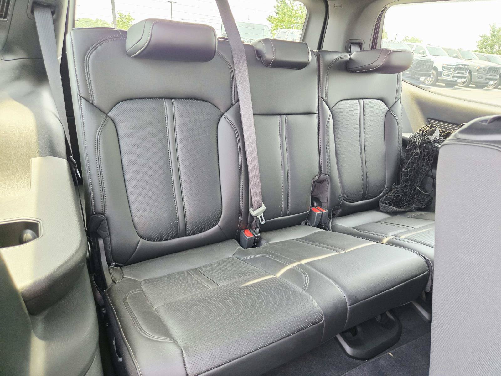 Used 2025 Jeep Wagoneer 4WD w/ Convenience Group I image 18
