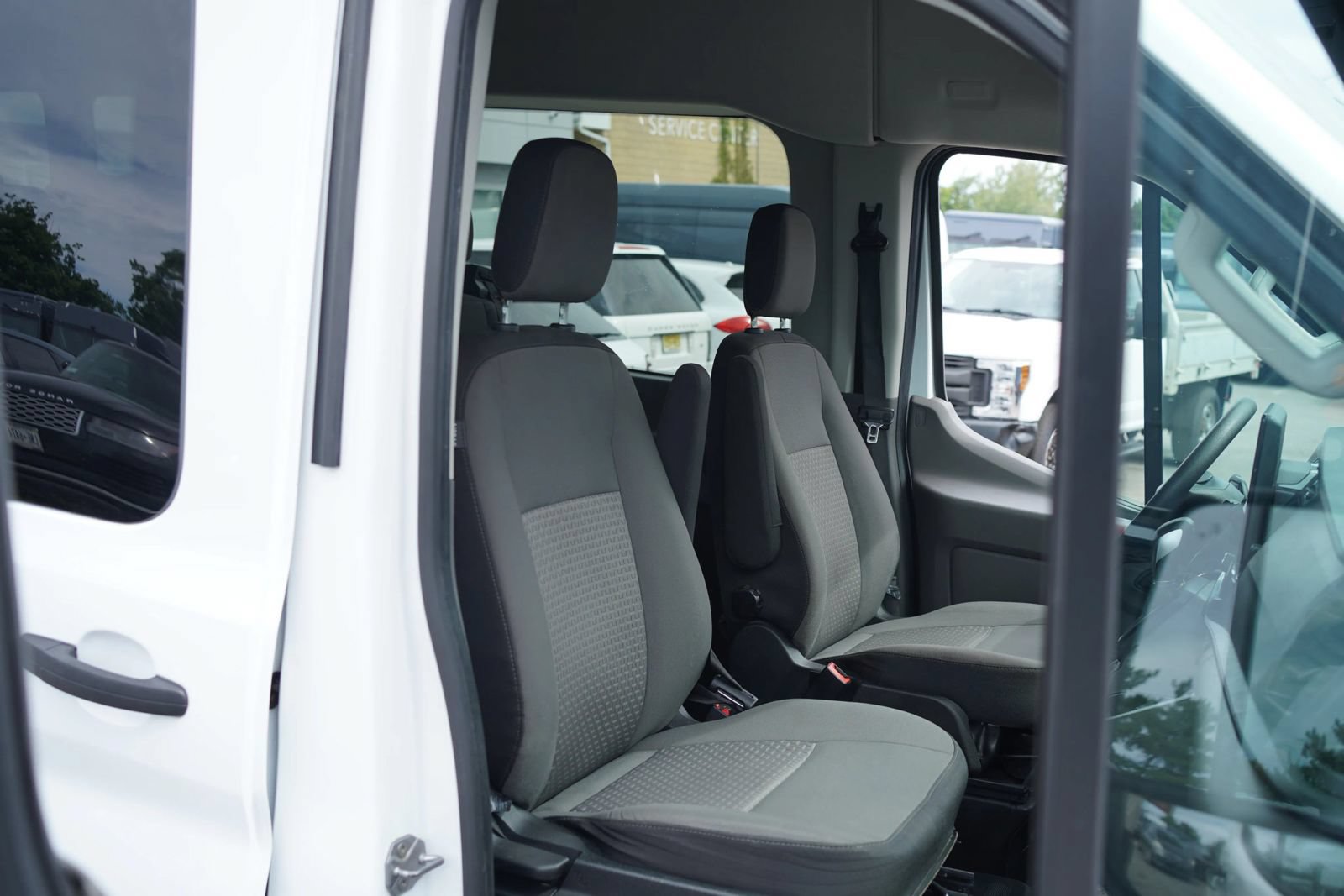 Used 2024 Ford Transit 350 XLT RWD image 21
