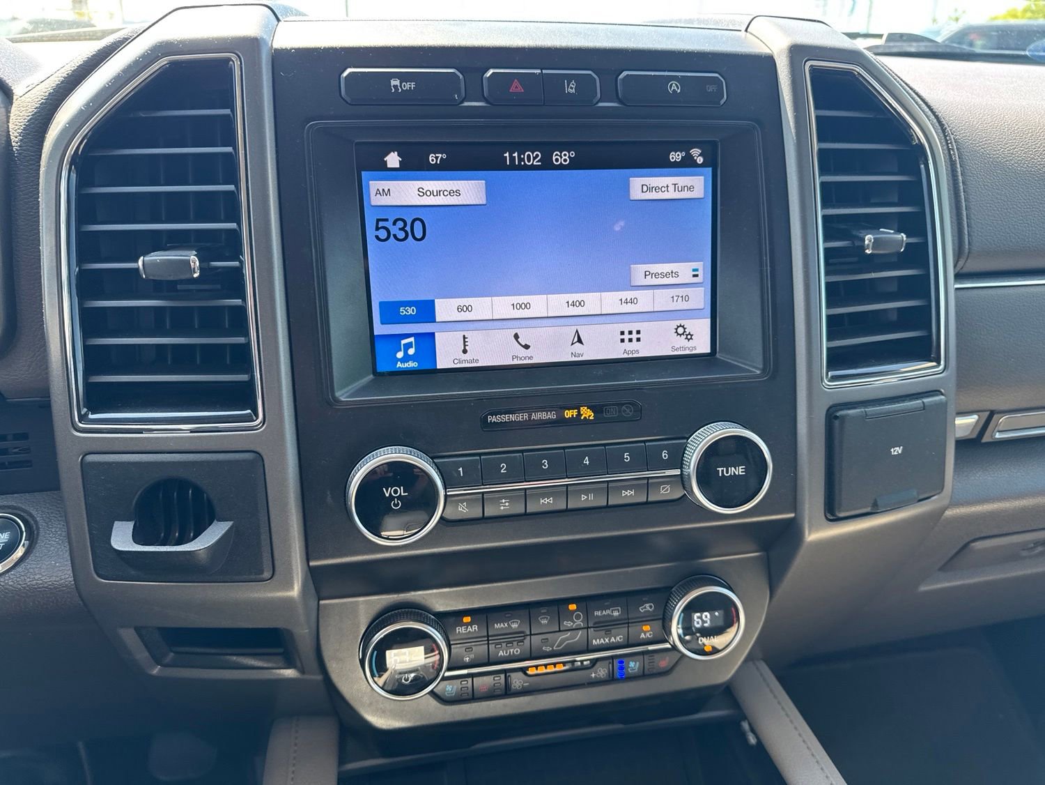 Used 2019 Ford Expedition XLT w/ Equipment Group 202A RWD image 10