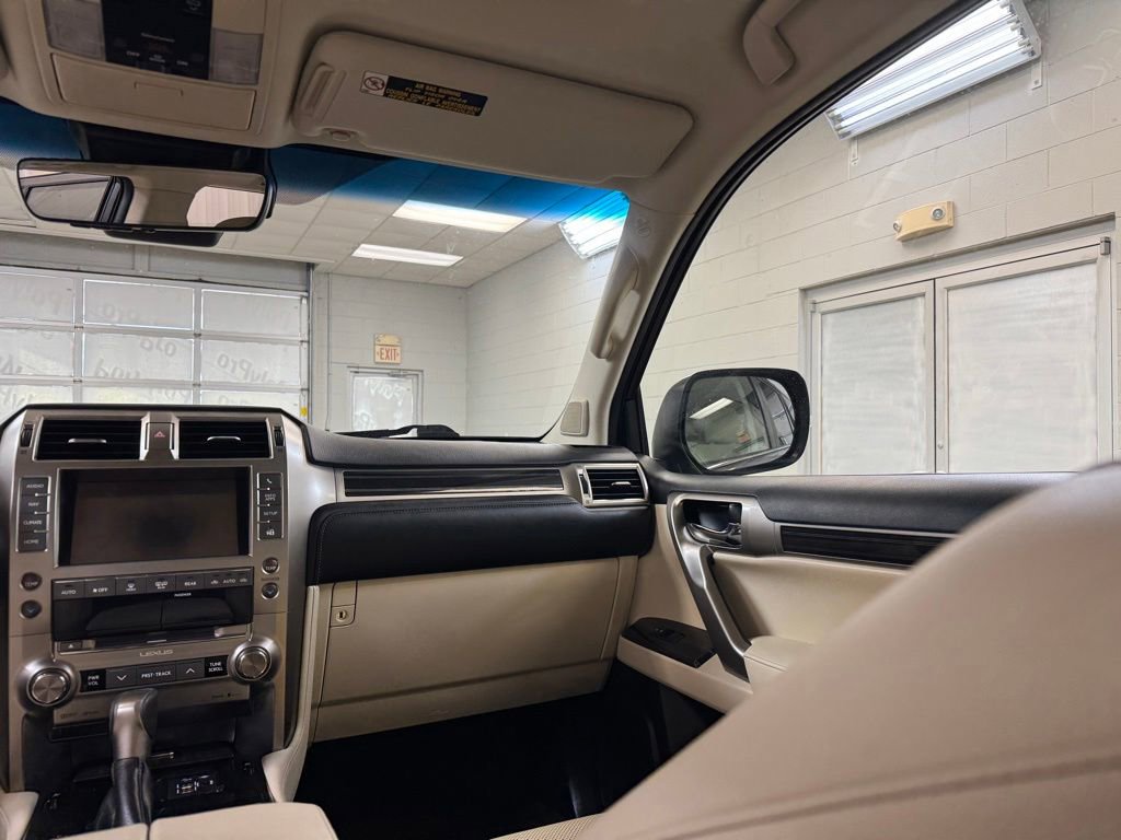 Used 2020 Lexus GX 460 Premium w/ Premium Package AWD/4WD image 23