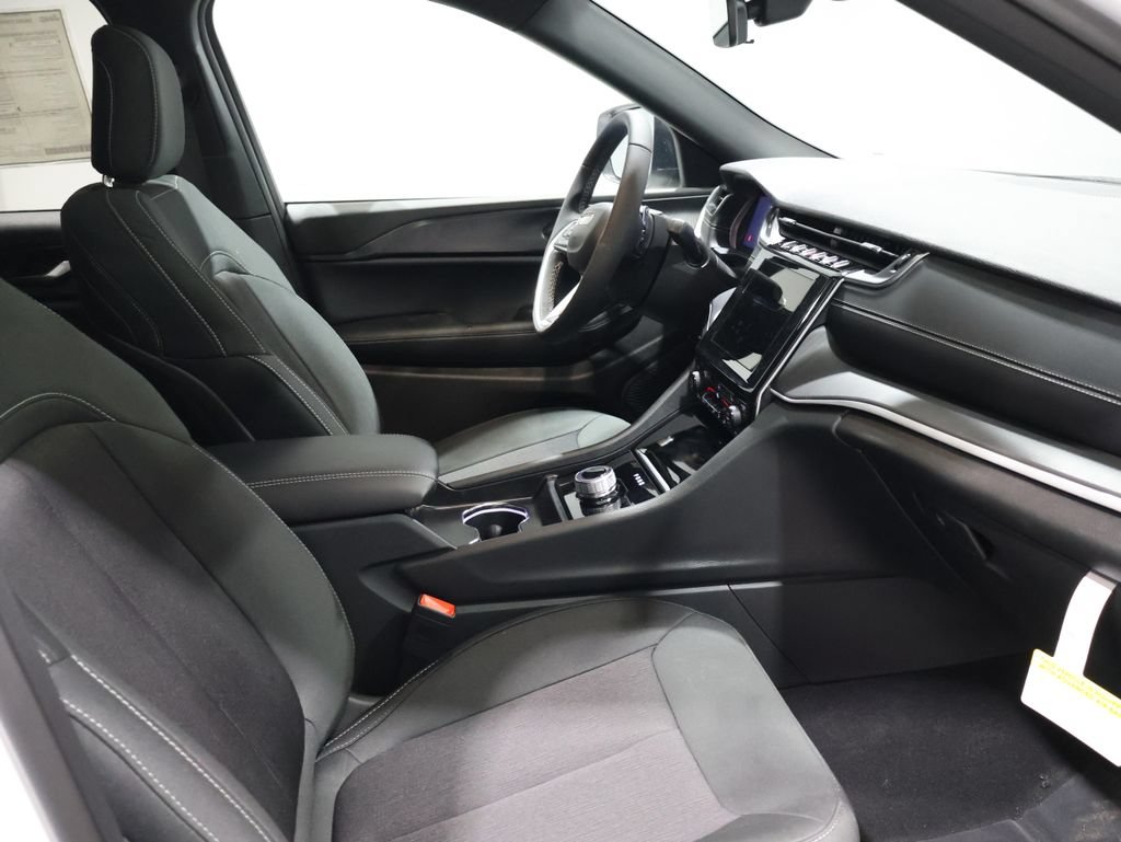 New 2026 Jeep Grand Cherokee Laredo X AWD/4WD image 16