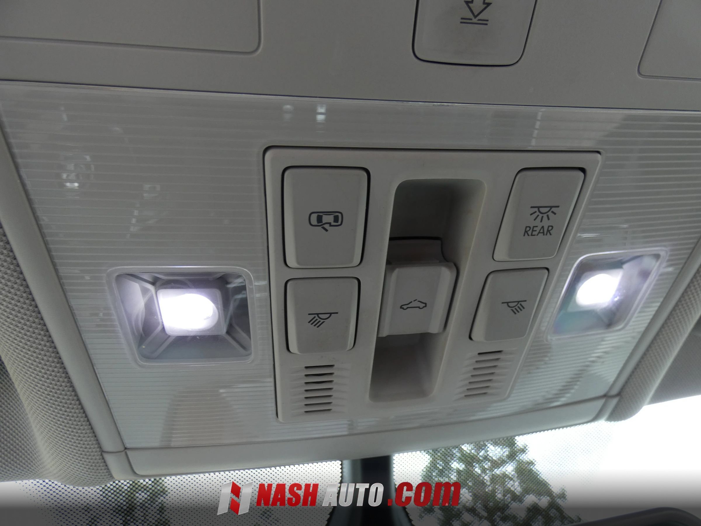 Used 2020 Volkswagen Tiguan SE w/ Panoramic Sunroof Package FWD image 71