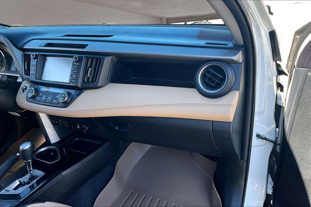 Used 2016 Toyota RAV4 Limited image 25