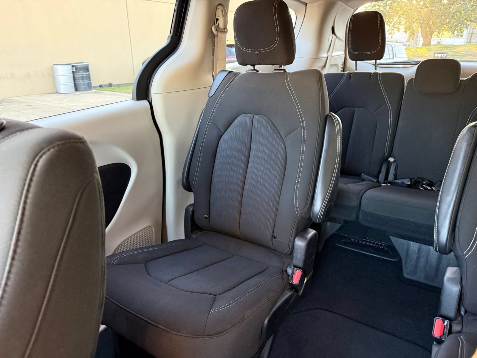 Used 2024 Chrysler Voyager LX FWD image 40