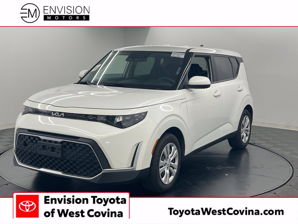 Used 2024 Kia Soul LX FWD image 1