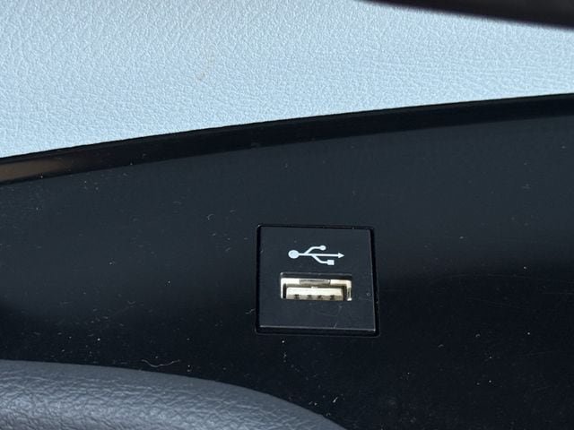 Used 2025 Toyota Sienna XLE FWD image 23