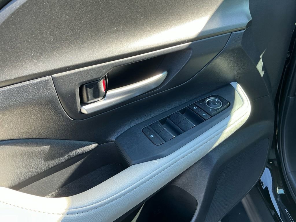 Used 2025 Toyota Grand Highlander AWD image 16