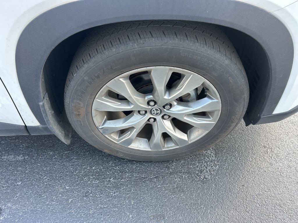 Used 2024 Toyota Grand Highlander Limited image 2