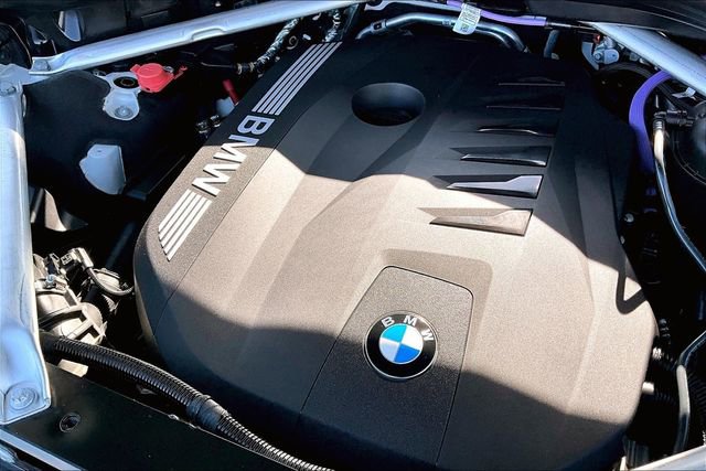 Used 2024 BMW X7 xDrive40i image 32