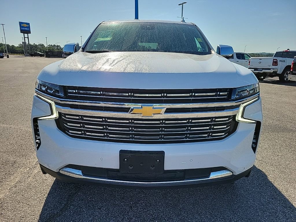 Used 2024 Chevrolet Suburban Premier AWD/4WD image 2