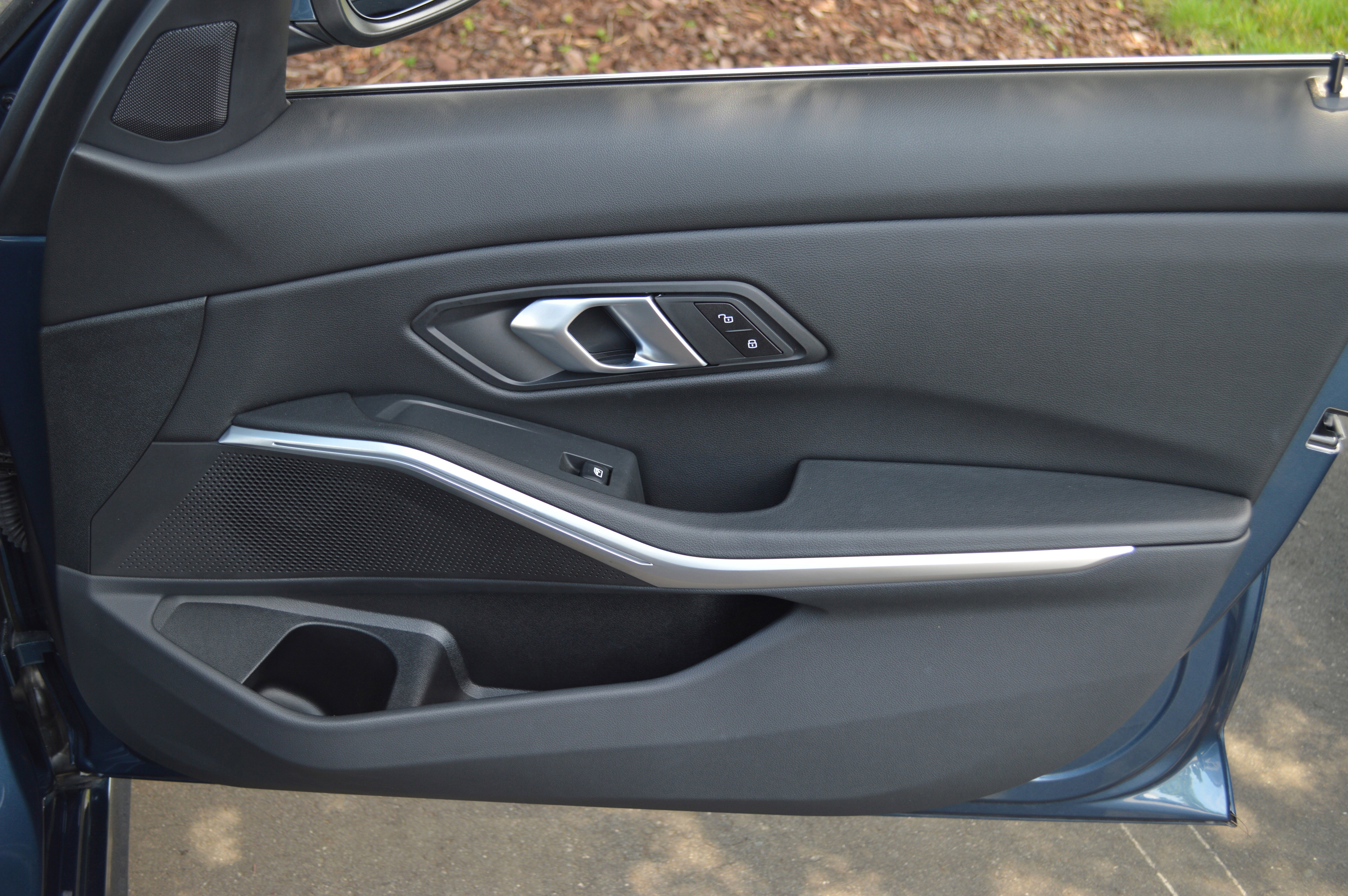 Certified 2025 BMW 330i Sedan RWD image 36