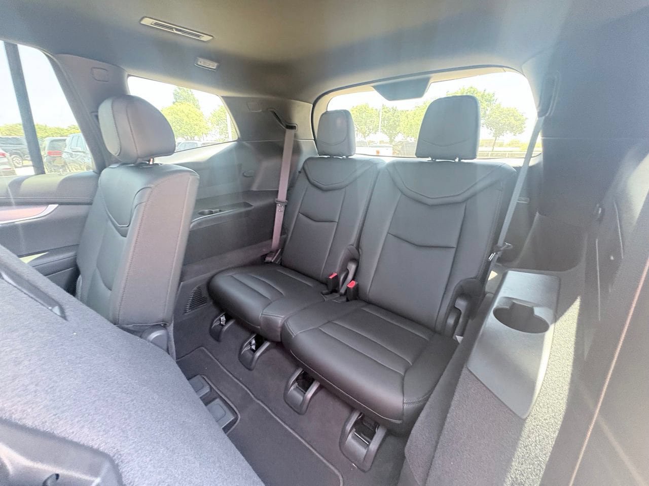 Used 2025 Cadillac XT6 Luxury FWD image 8