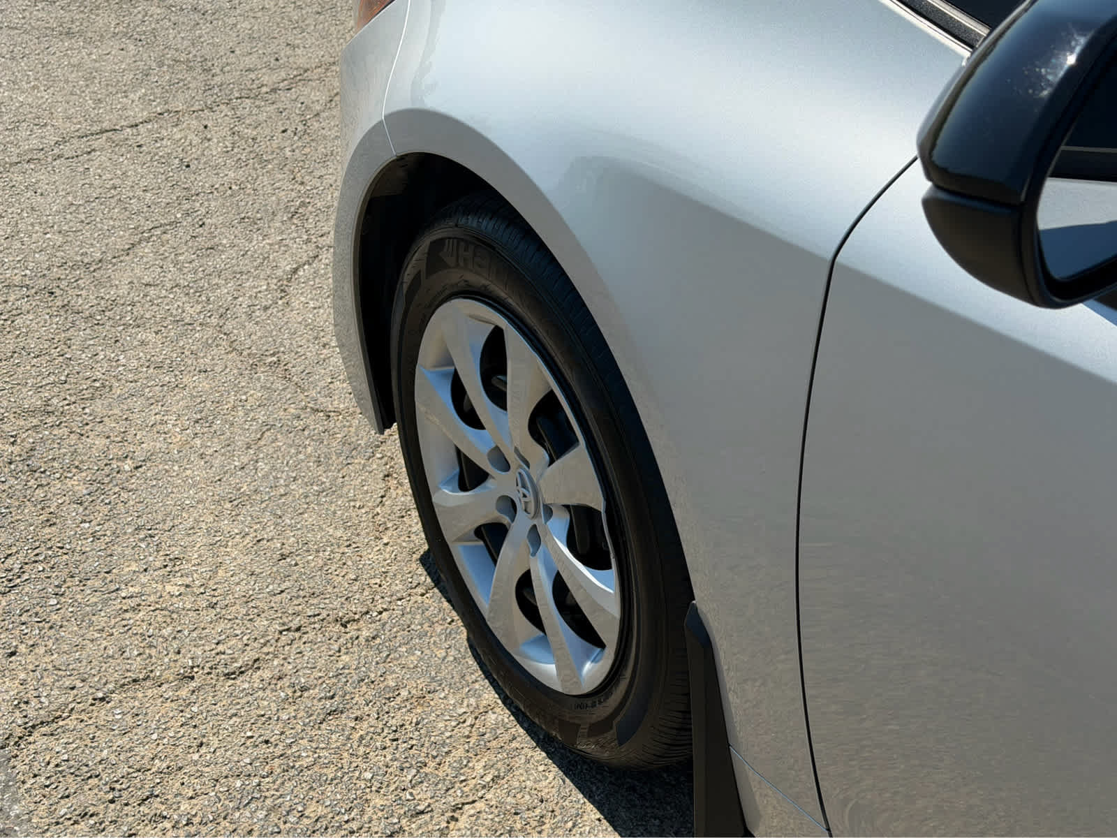 Used 2025 Toyota Corolla LE FWD image 10