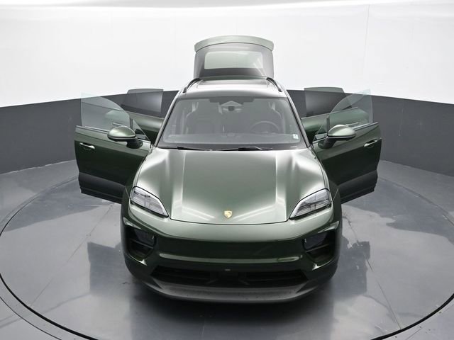 Certified 2025 Porsche Macan Electric RWD image 31