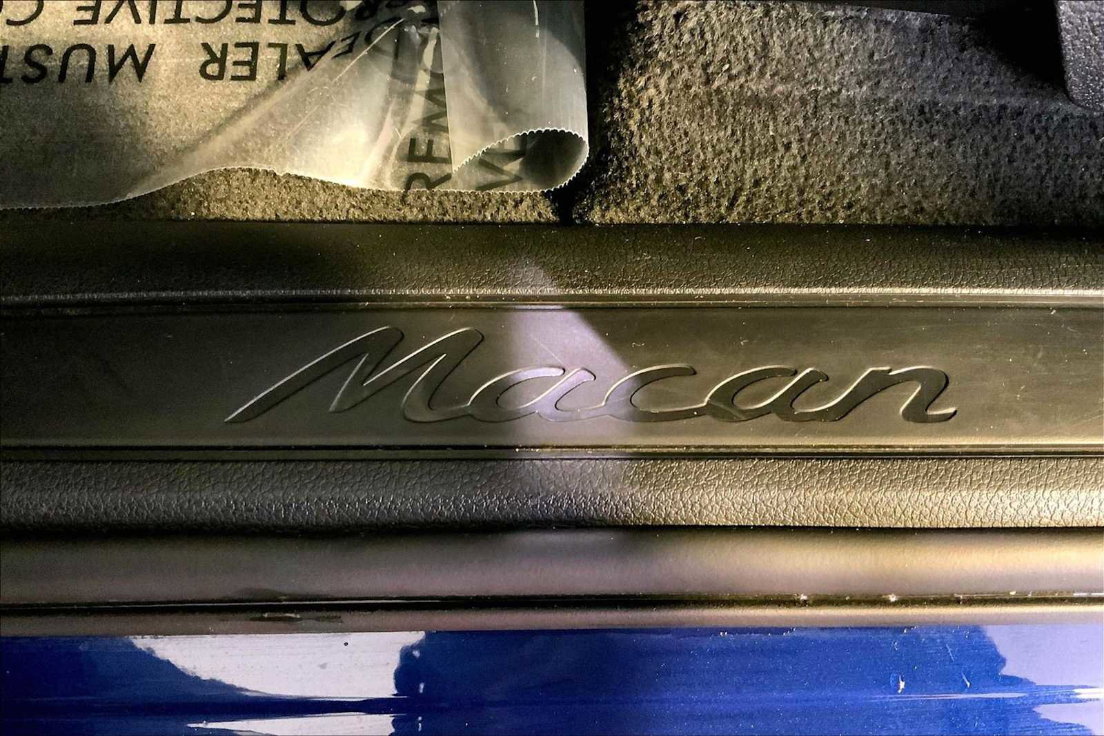 Certified 2024 Porsche Macan image 19