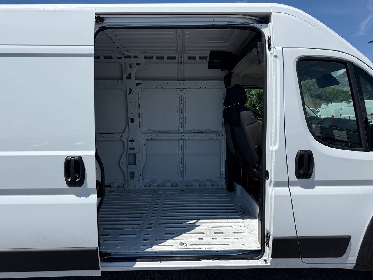 Used 2023 RAM ProMaster 3500 FWD image 24