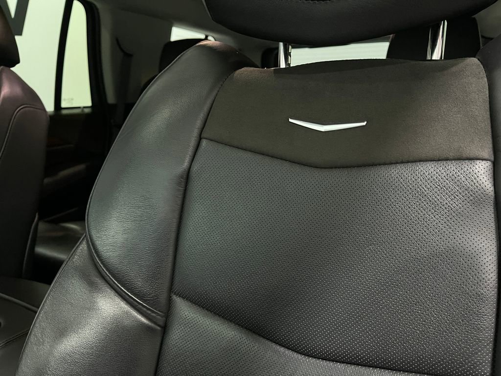 Used 2018 Cadillac Escalade Luxury image 18