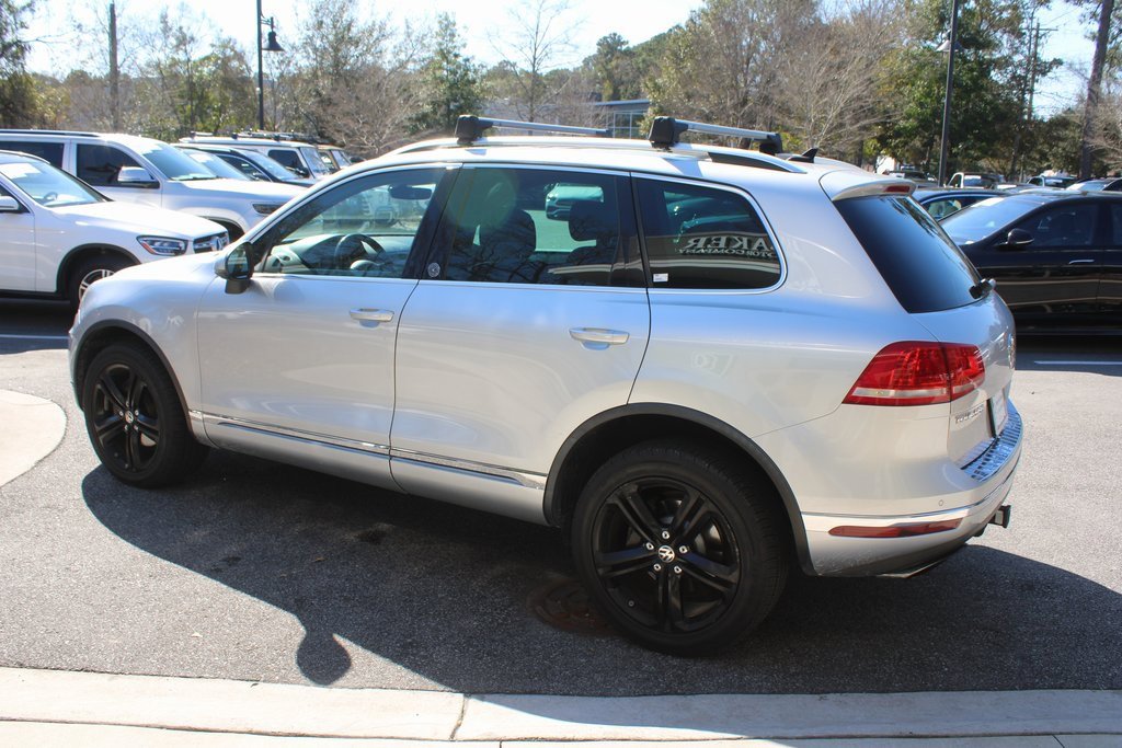 Used 2017 Volkswagen Touareg Wolfsburg Edition image 12