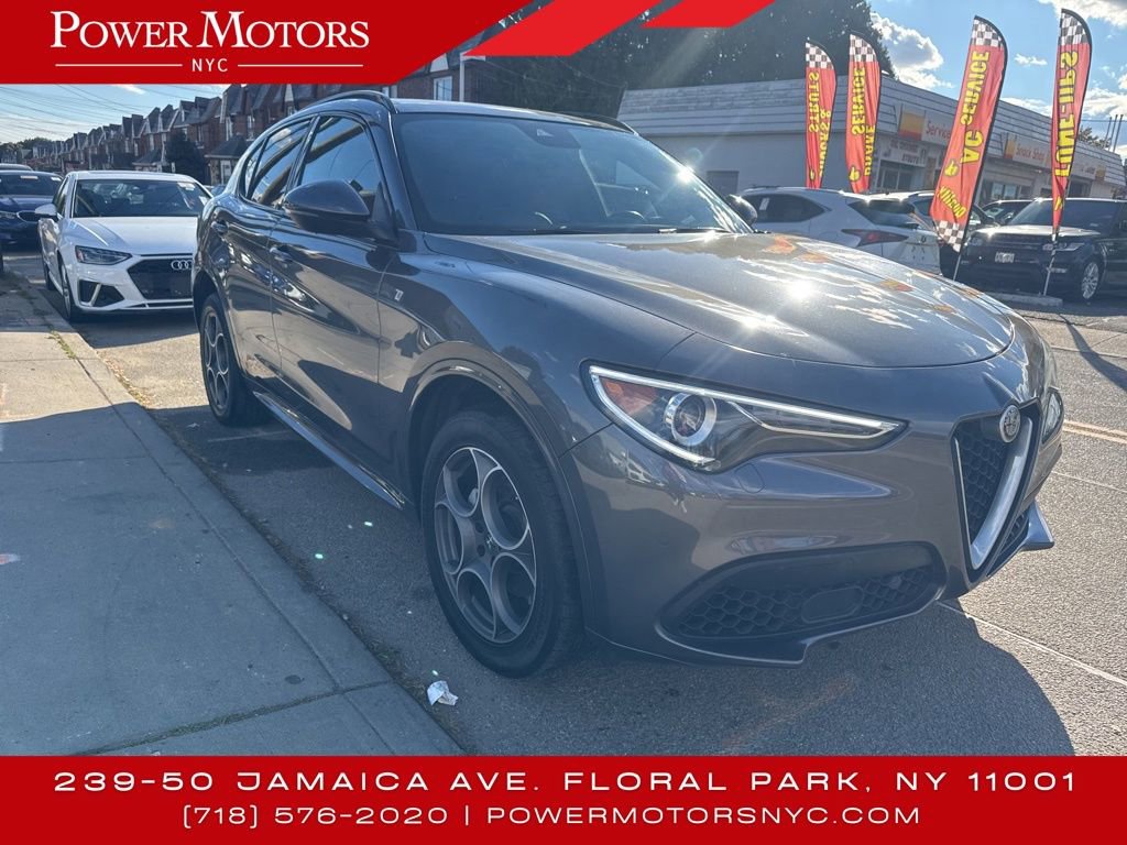 Used 2023 Alfa Romeo Stelvio Ti image 7