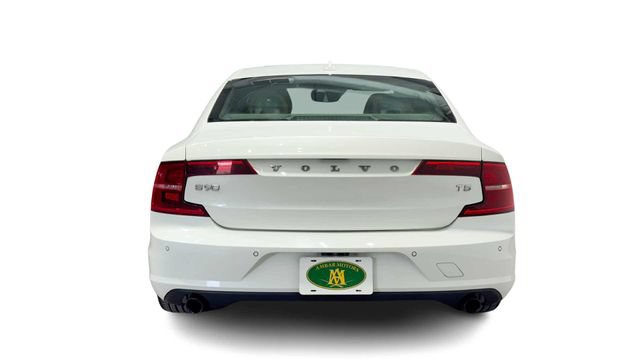 Used 2018 Volvo S90 T5 Momentum FWD image 3