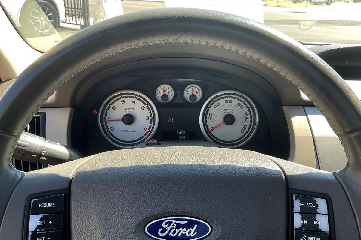 Used 2008 Ford Focus SE FWD image 13