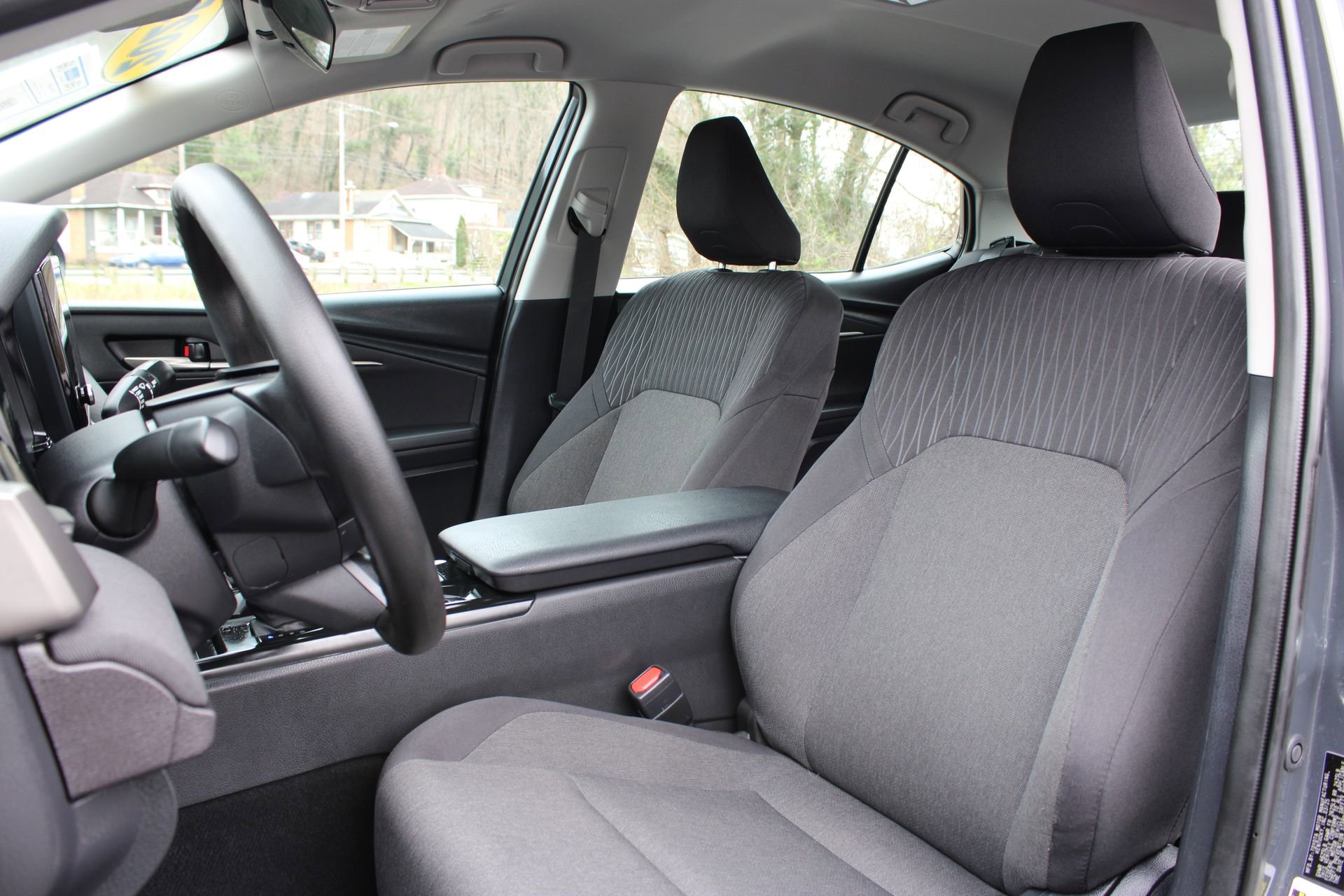 Used 2025 Toyota Camry LE image 13