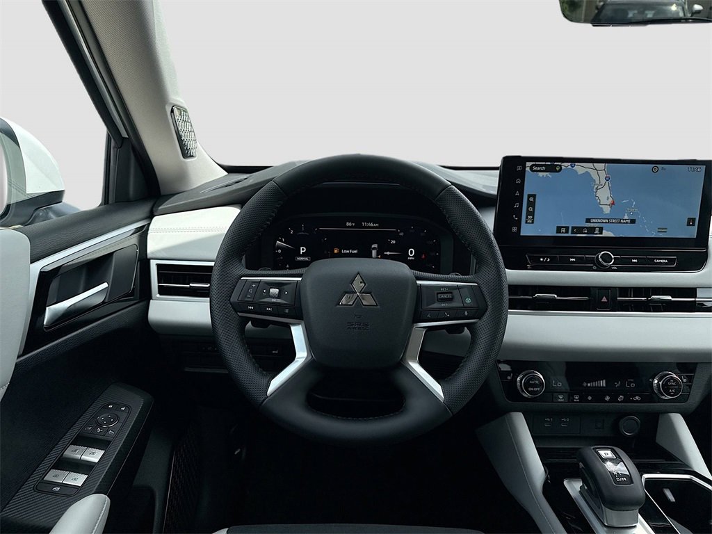 New 2025 Mitsubishi Outlander SE image 24