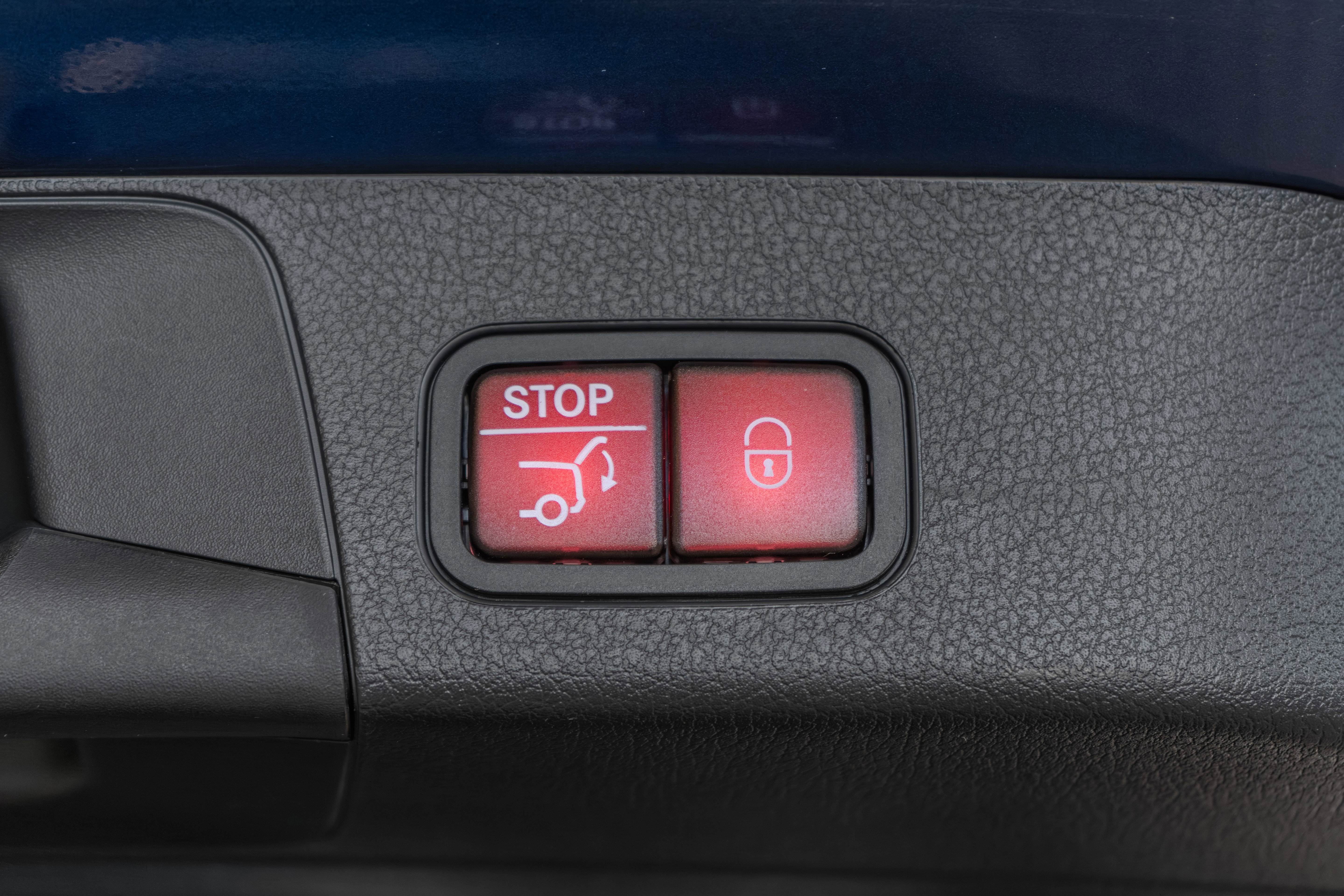 Certified 2025 Mercedes-Benz GLB 250 4MATIC image 35