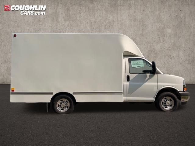 New 2026 Chevrolet Express 3500 w/ Power Convenience Package RWD video 2