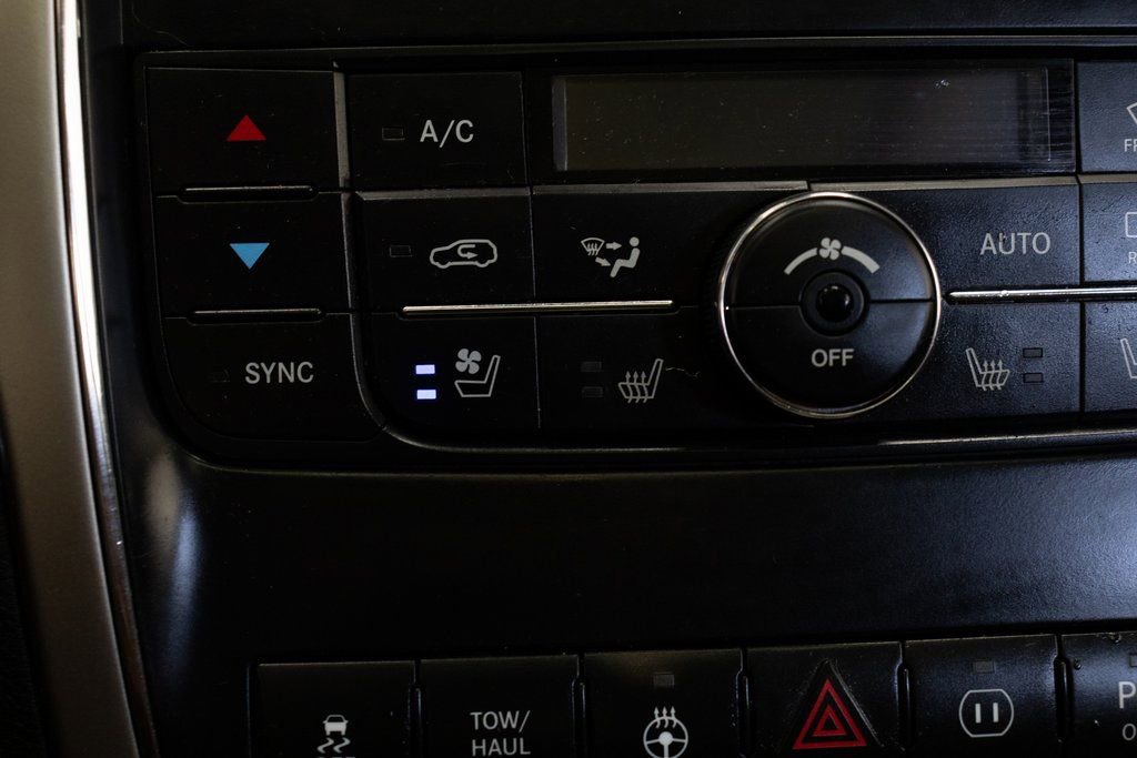 Used 2012 Jeep Grand Cherokee Overland AWD/4WD image 32