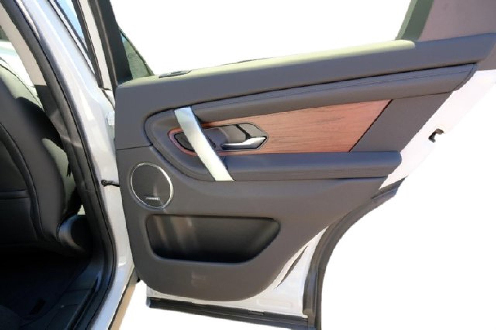 Certified 2024 Land Rover Discovery Sport S image 15