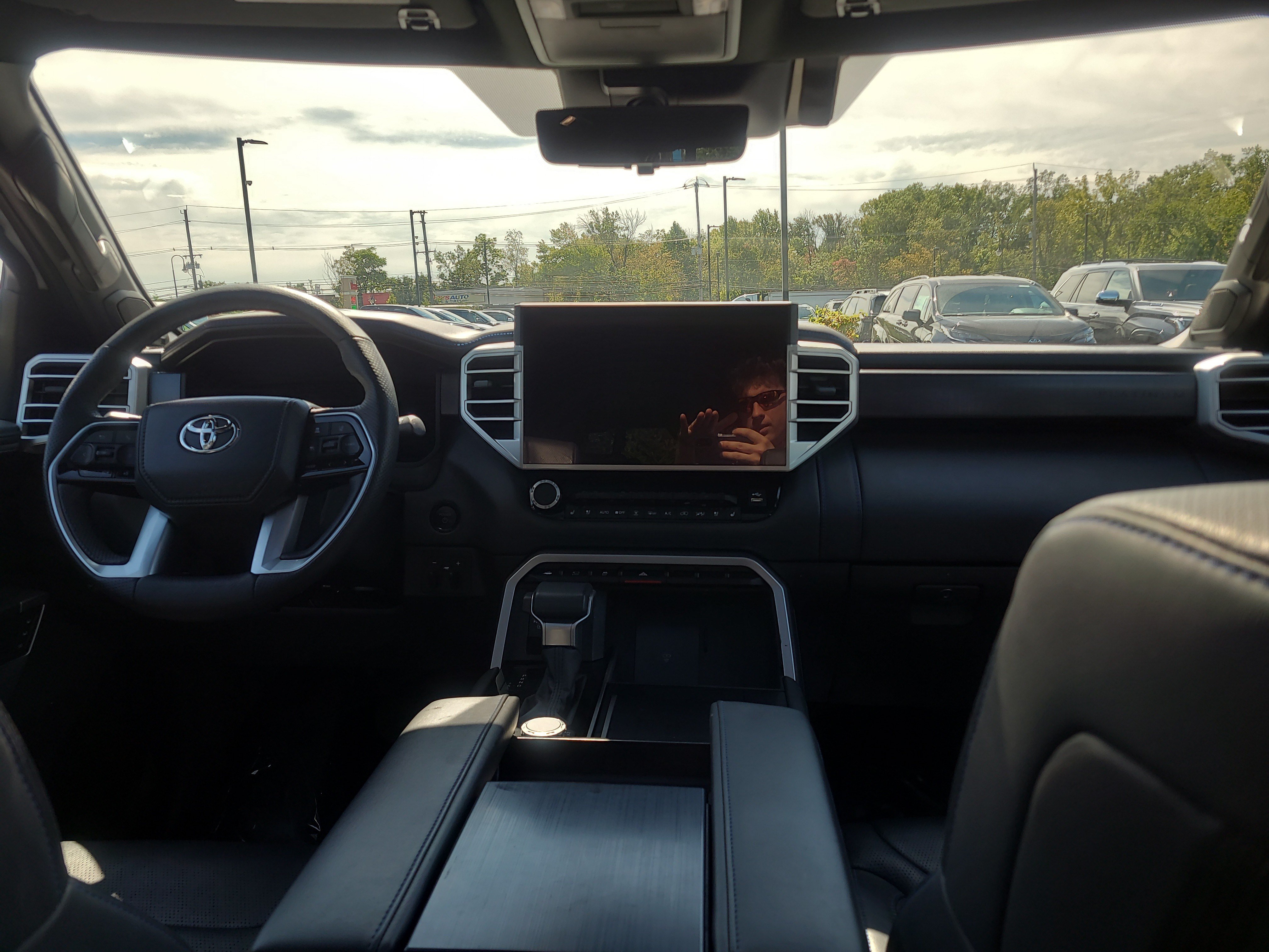 Certified 2025 Toyota Sequoia Platinum AWD/4WD image 18