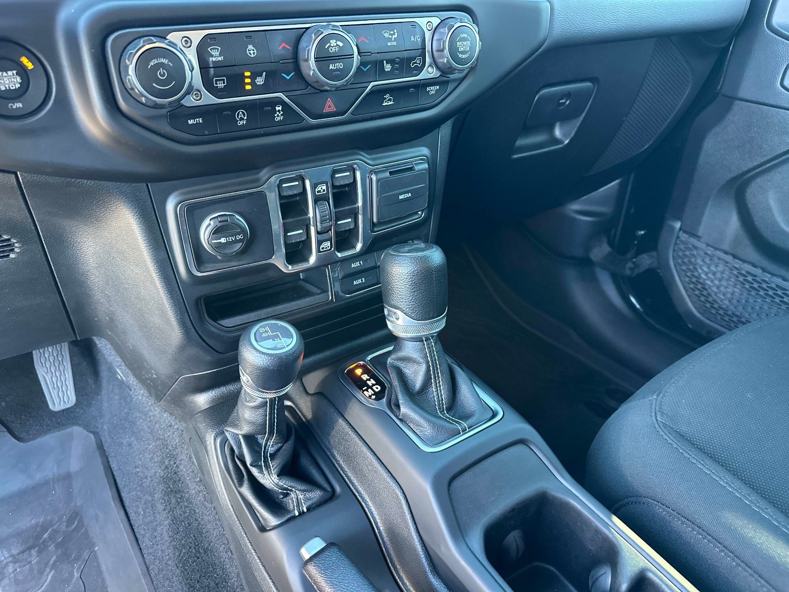 Used 2023 Jeep Wrangler Sahara w/ Cold Weather Group image 25