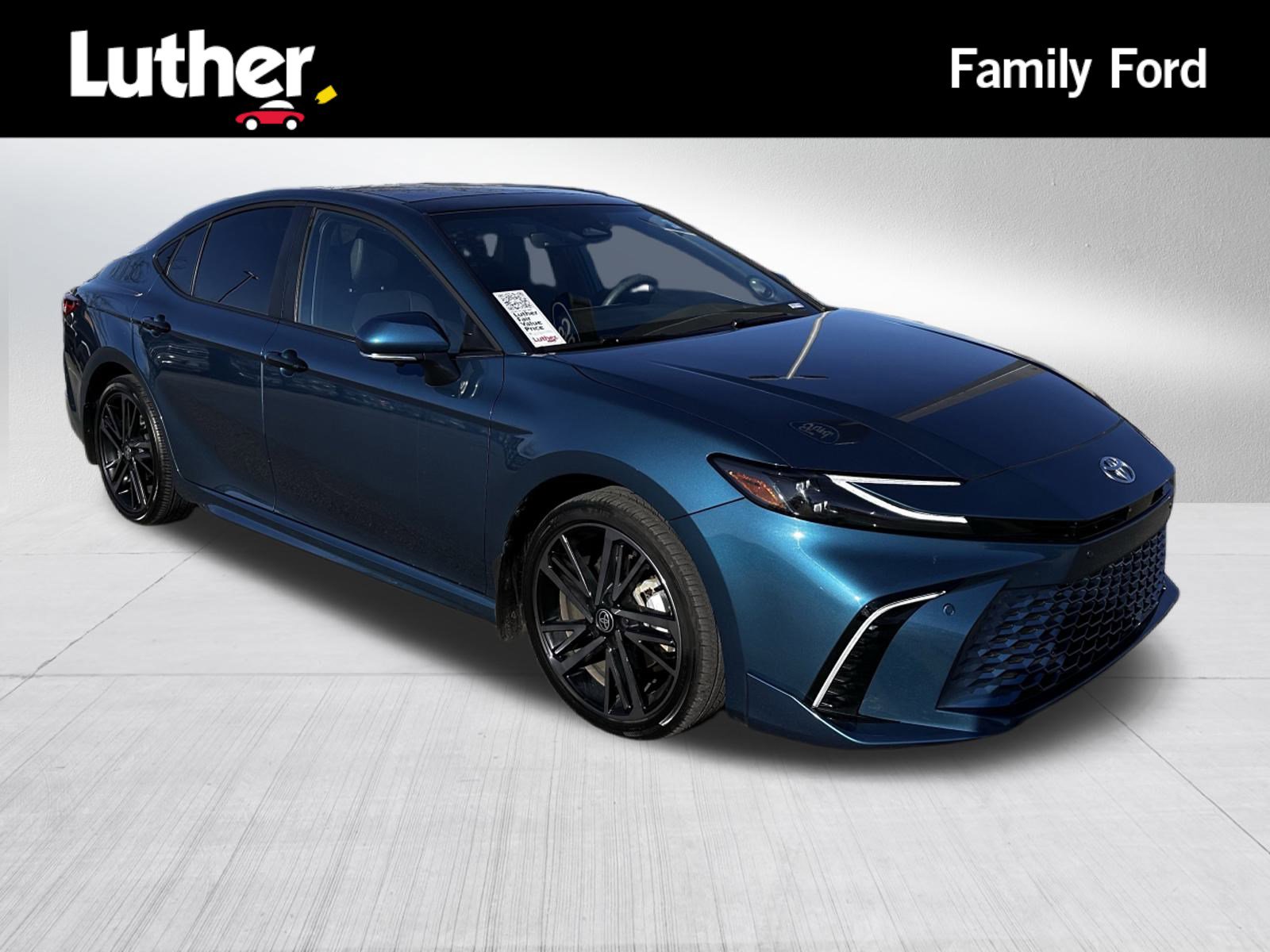 Used 2025 Toyota Camry XSE image 1