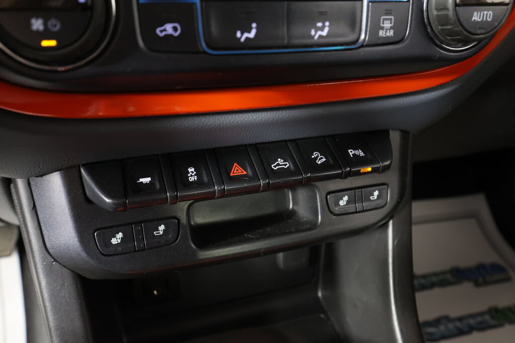 Used 2020 Chevrolet Colorado Z71 AWD/4WD image 36