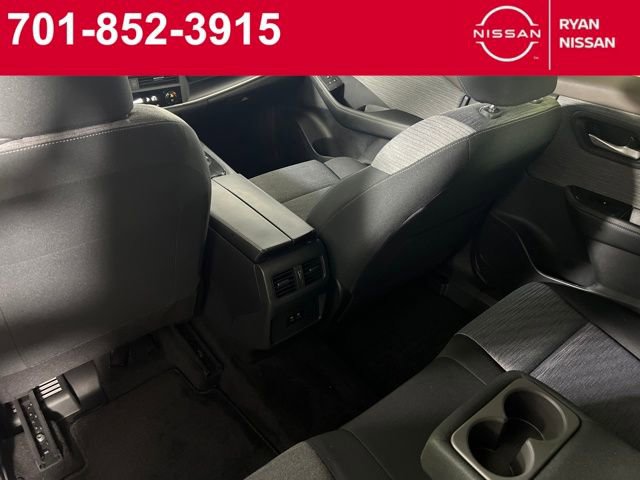 Certified 2023 Nissan Rogue SV image 30