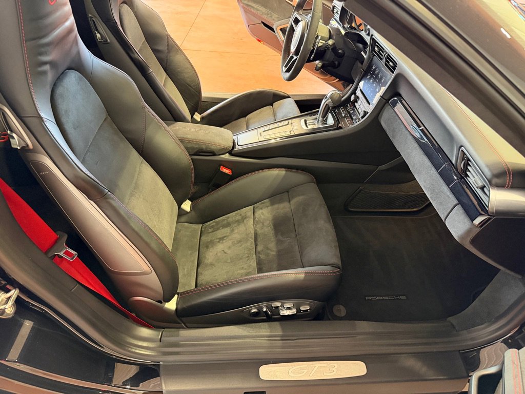 Used 2018 Porsche 911 GT3 image 25