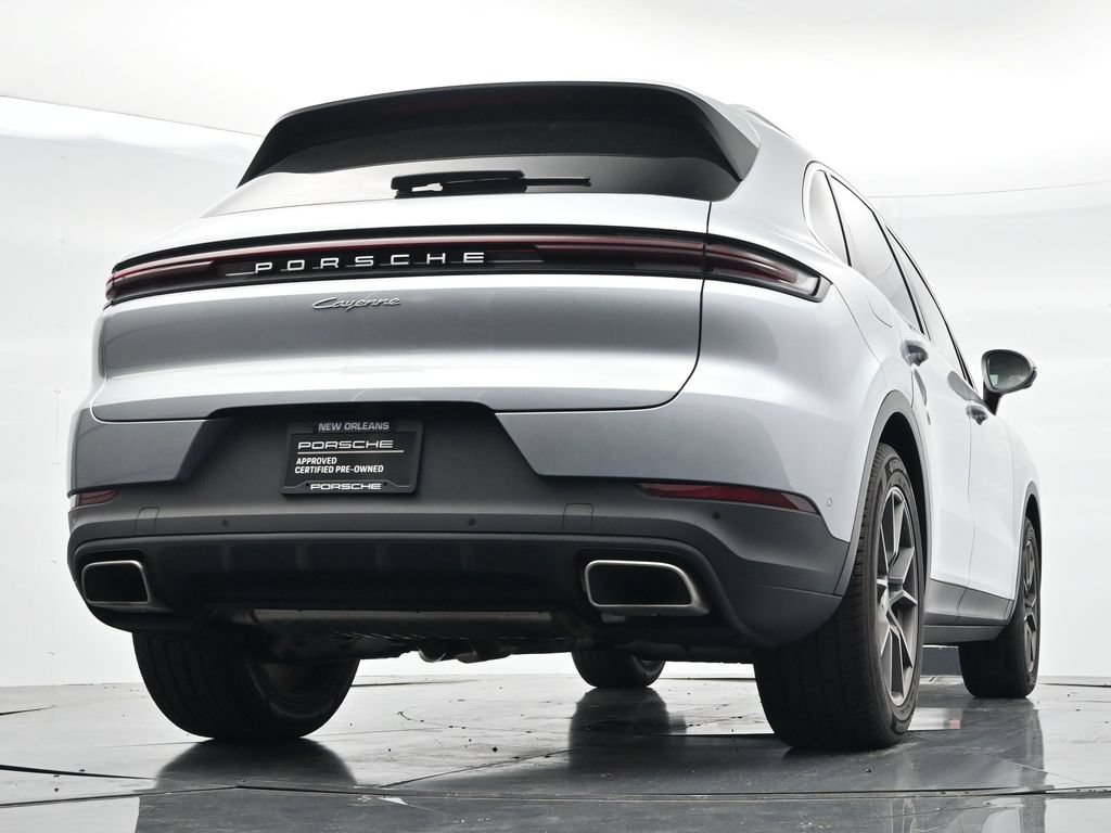 Certified 2025 Porsche Cayenne AWD/4WD image 25