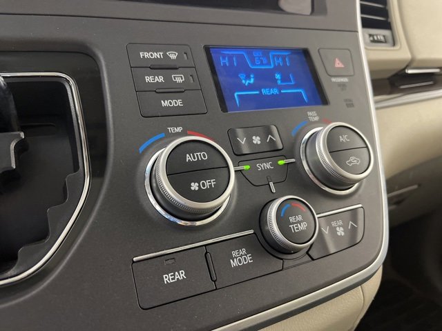 Used 2015 Toyota Sienna XLE image 13