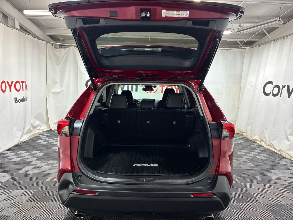 Used 2021 Toyota RAV4 XLE Premium AWD/4WD image 17