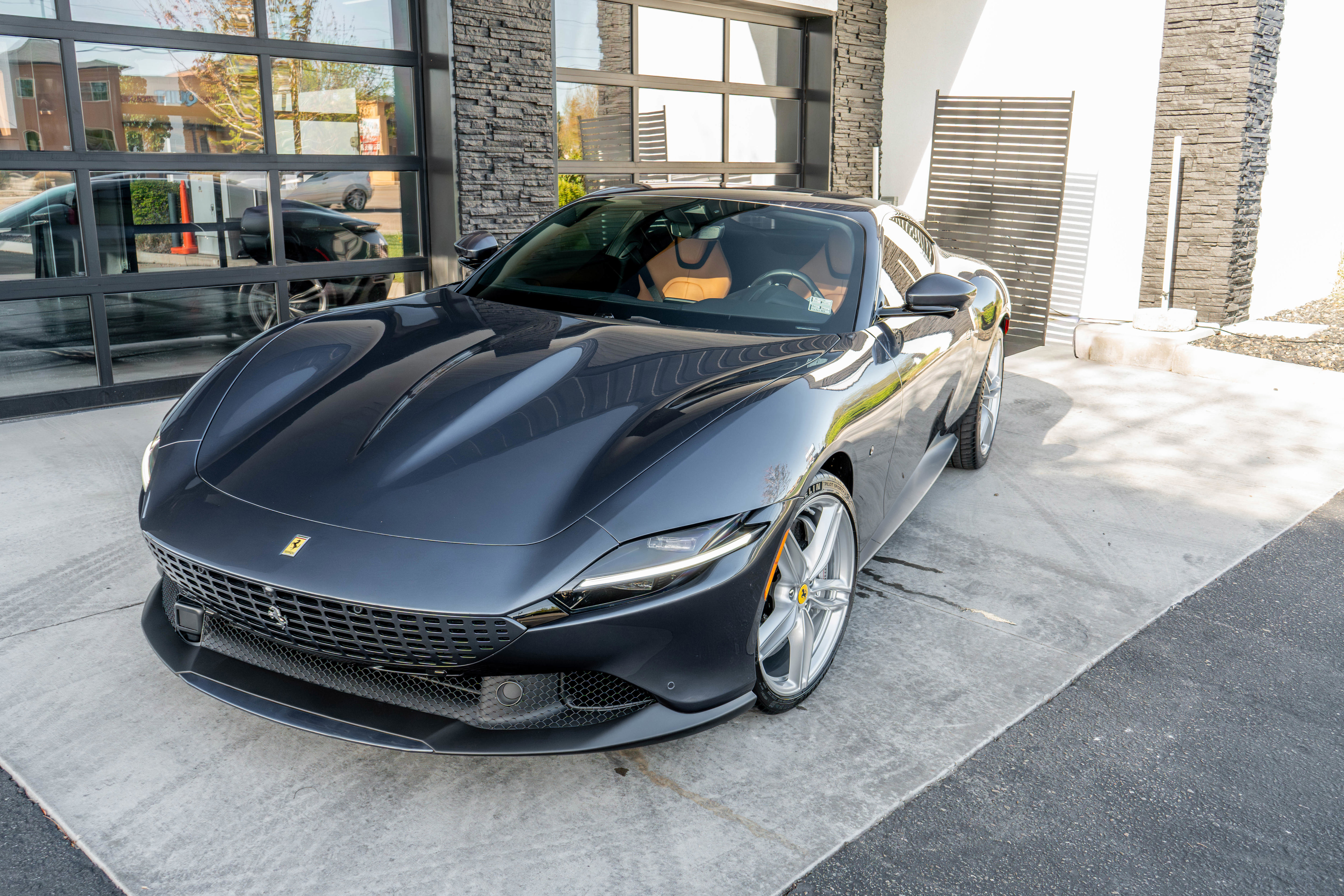 Used 2021 Ferrari Roma image 4