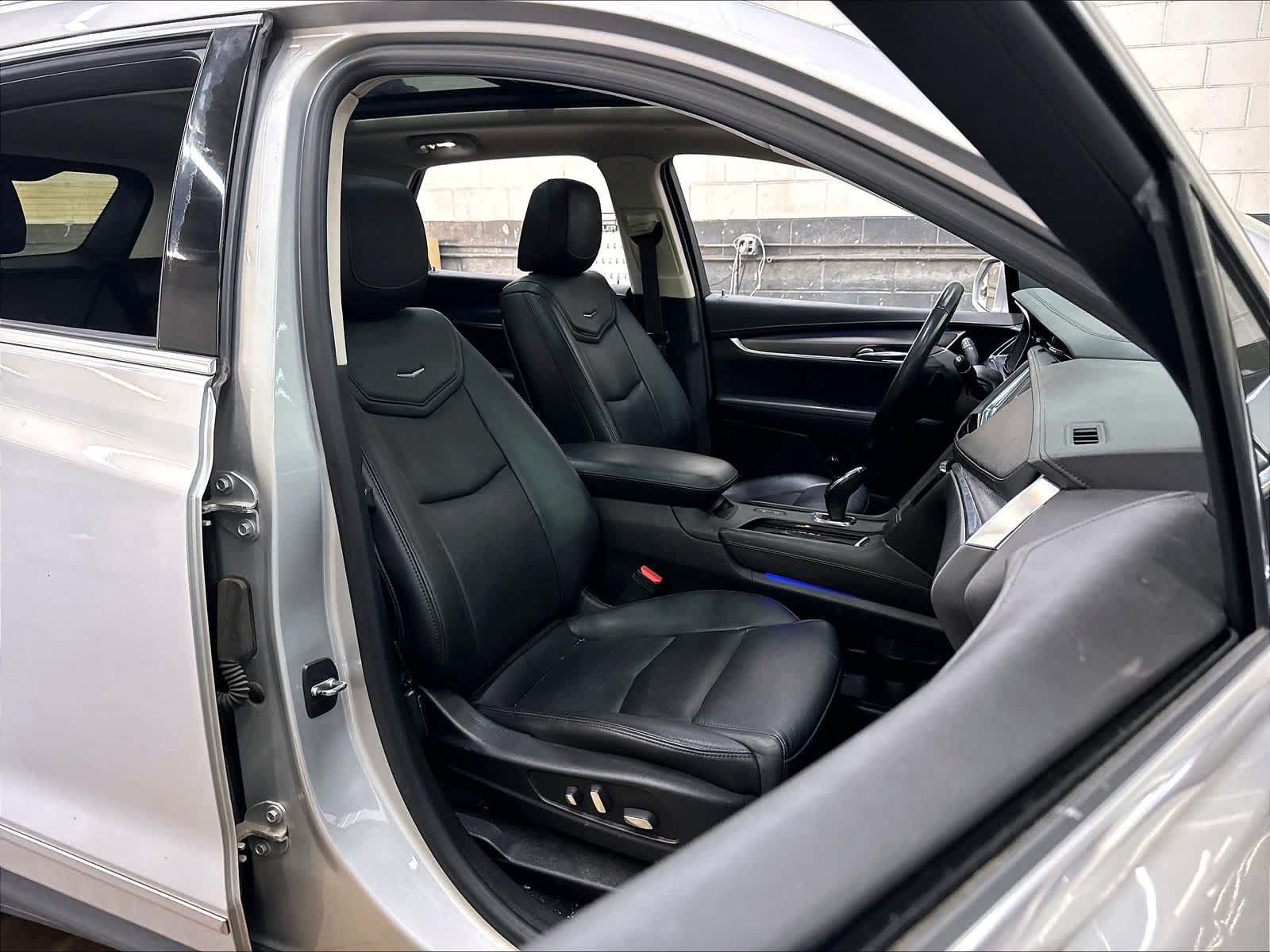 Used 2018 Cadillac XT5 Premium Luxury FWD image 10