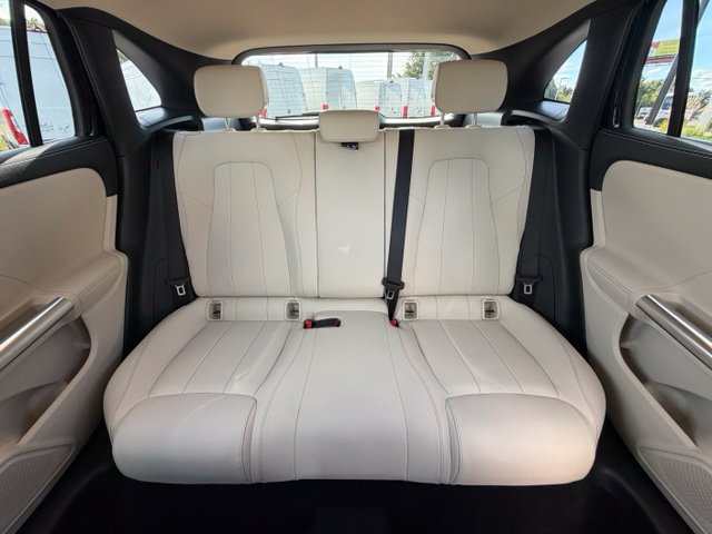 Used 2022 Mercedes-Benz GLA 250 4MATIC image 16