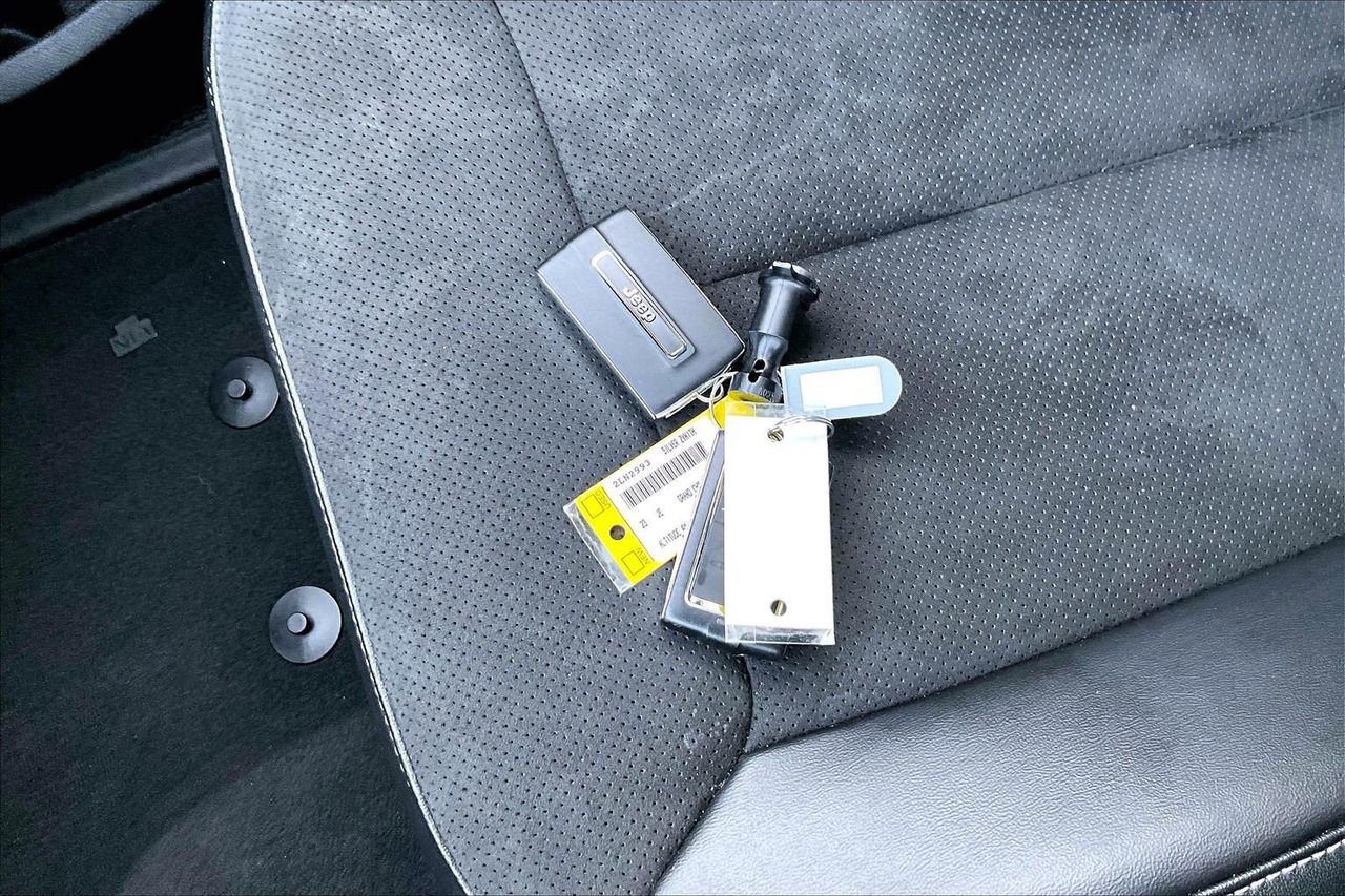 Certified 2023 Jeep Grand Cherokee Altitude image 31