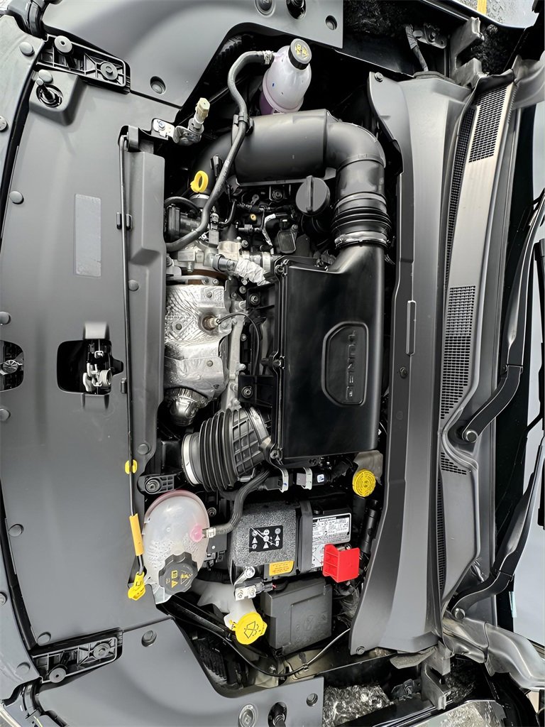 Used 2025 Jeep Compass Sport image 27